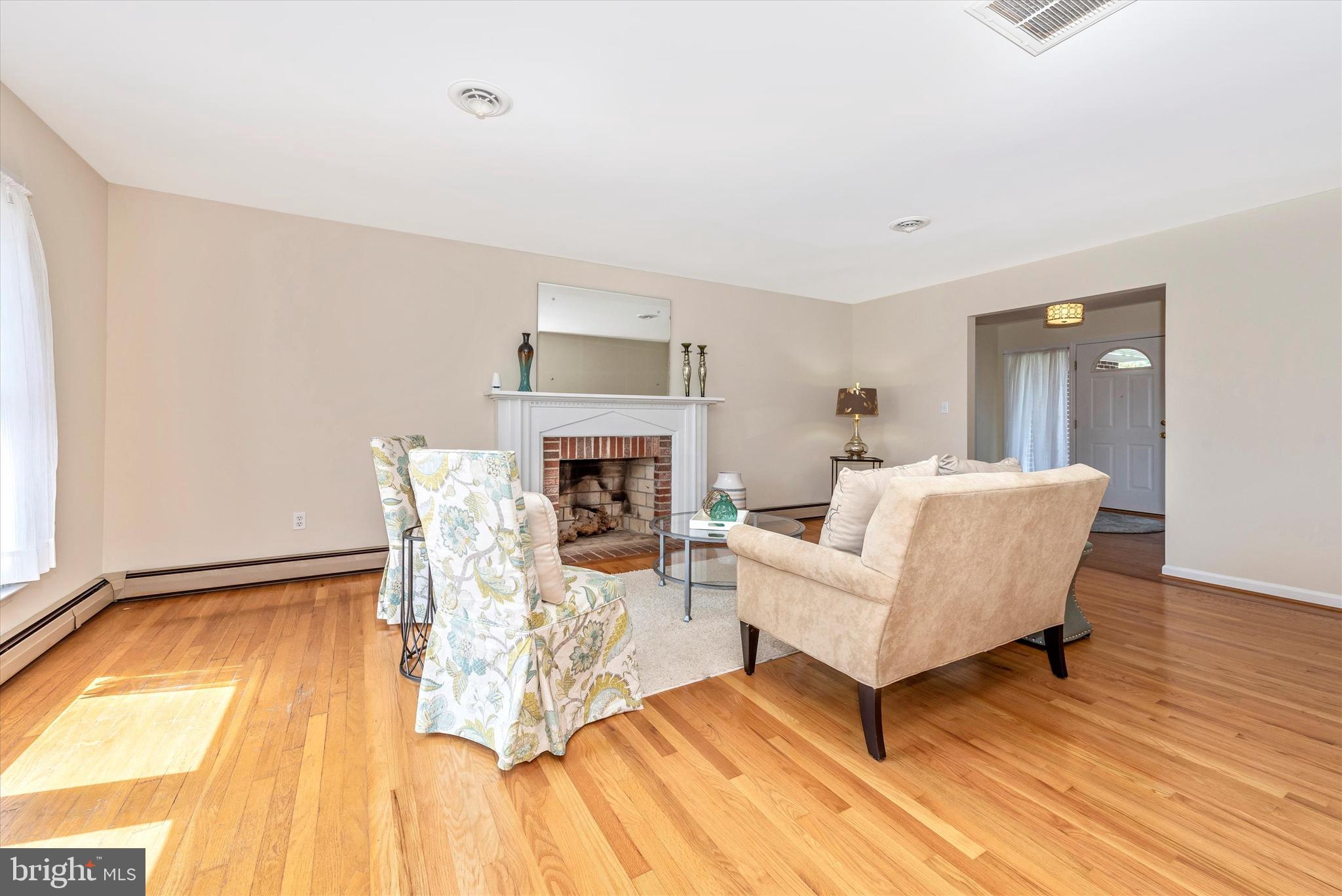 16412 Old Frederick Road Mount Airy, MD 21771 - Photo 9 of 46 Gallery Image 9