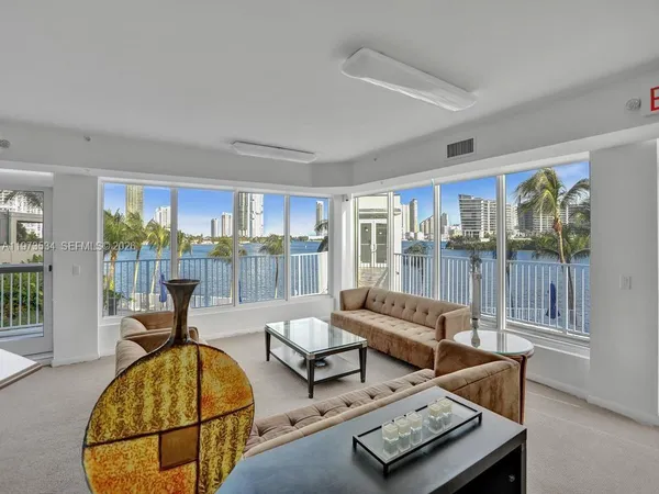 $7,500 | 3370 Hidden Bay Drive, Unit 1501, Aventura, FL 33180