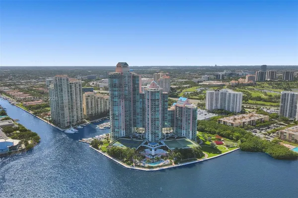 $7,500 | 3370 Hidden Bay Drive, Unit 1501, Aventura, FL 33180