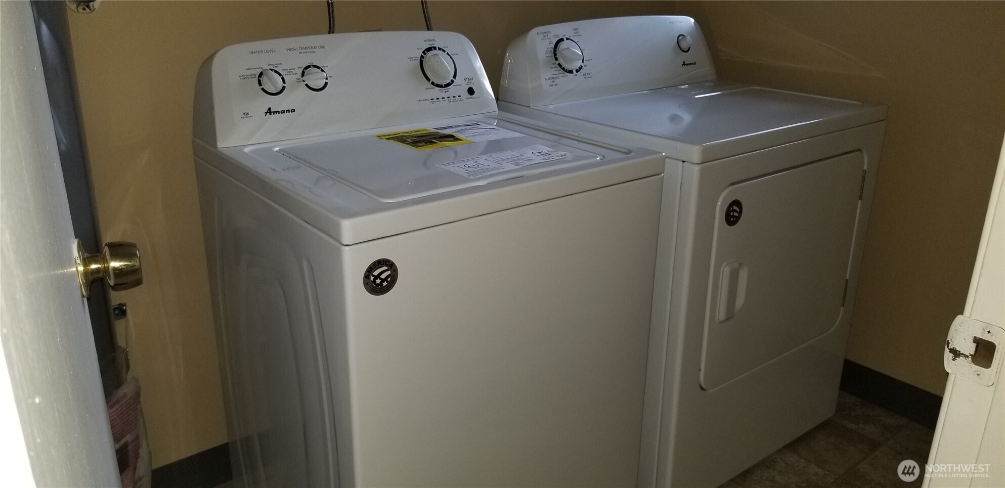 9210-9212 204th Street East Graham, WA 98338 - Photo 9 of 16 a utility room with dryer and washer