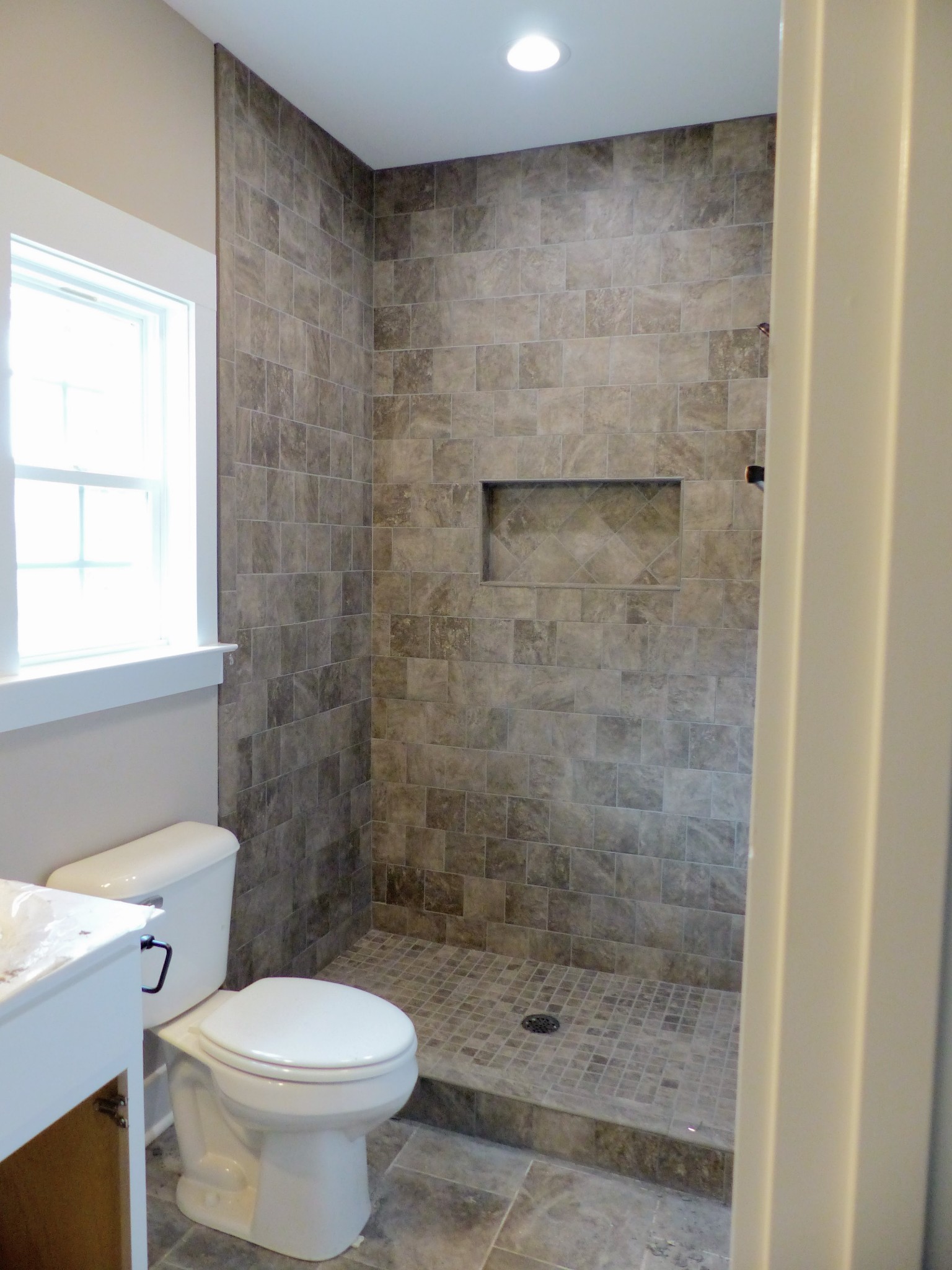 2955 Friendship Road Cross Plains, TN 37049 - Photo 7 of 12 a bathroom with a shower and a toilet
