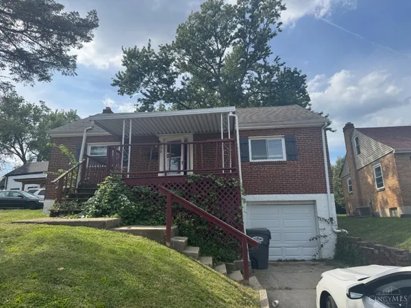 $159,900 | 579 Greenwell Avenue, Cincinnati, OH 45238
