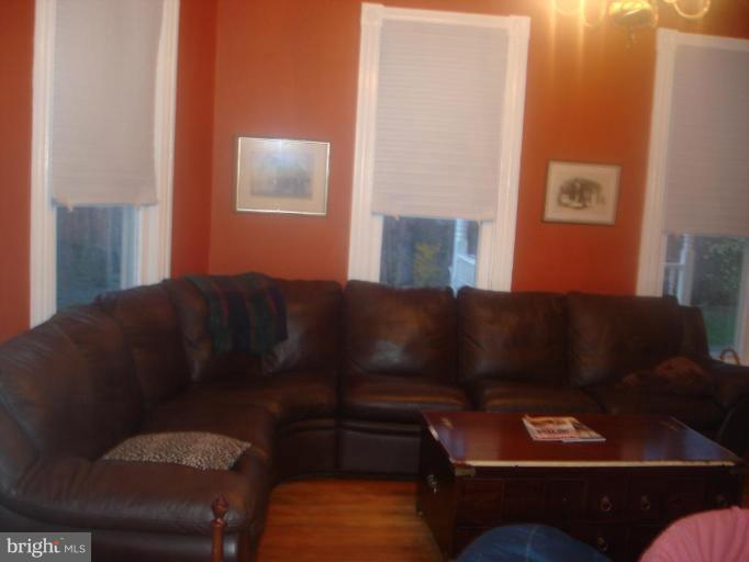 10225 Old Court Road Woodstock, MD 21163 - Photo 24 of 29 Living Room