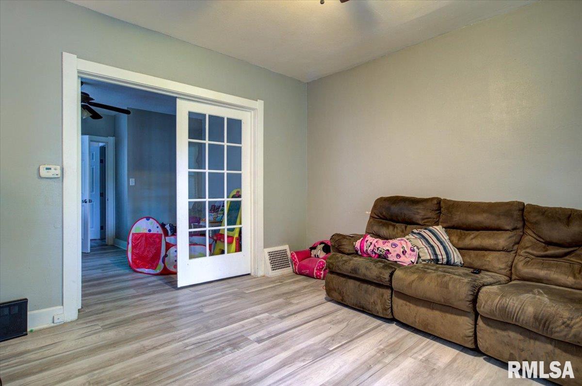 2237 Yale Boulevard Springfield, IL 62703 - Photo 5 of 24
