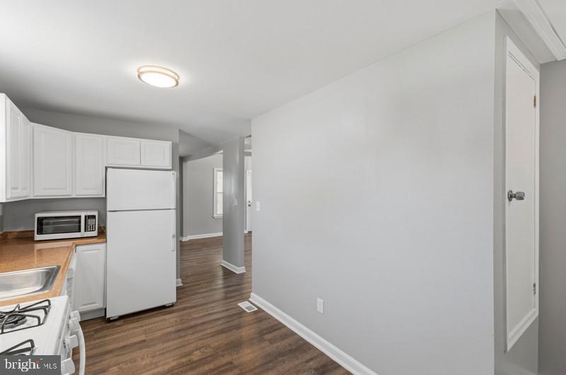 5907 Queen Anne Street Baltimore, MD 21207 - Photo 13 of 39 KITCHEN