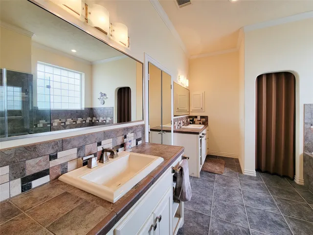 $1,200,000 | 939 Old Nelsonville Road, Bellville, TX 77418