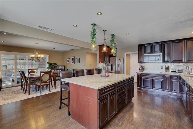 $569,000 | 2255 El Manto Drive, Rancho Cordova, CA 95670