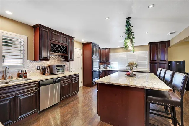 $569,000 | 2255 El Manto Drive, Rancho Cordova, CA 95670