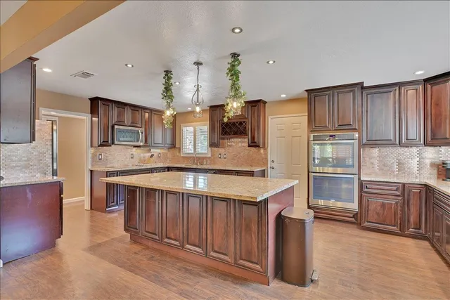 $569,000 | 2255 El Manto Drive, Rancho Cordova, CA 95670