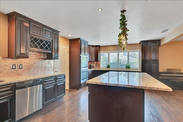 $569,000 | 2255 El Manto Drive, Rancho Cordova, CA 95670