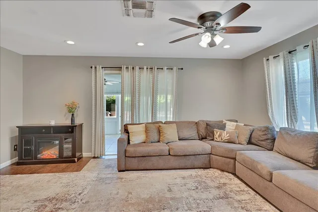 $569,000 | 2255 El Manto Drive, Rancho Cordova, CA 95670