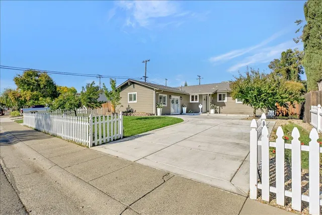 $569,000 | 2255 El Manto Drive, Rancho Cordova, CA 95670