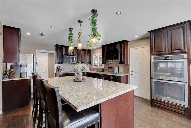 $569,000 | 2255 El Manto Drive, Rancho Cordova, CA 95670