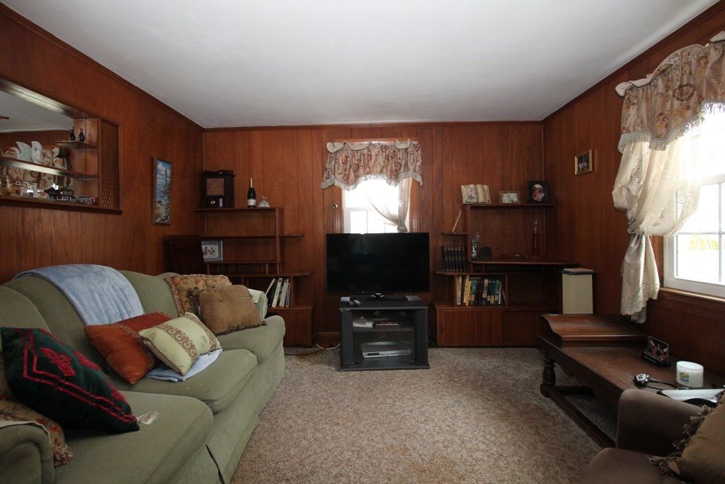 43 Suwanee Road Weymouth, MA 02189 - Photo 5 of 18 Gallery Image 5