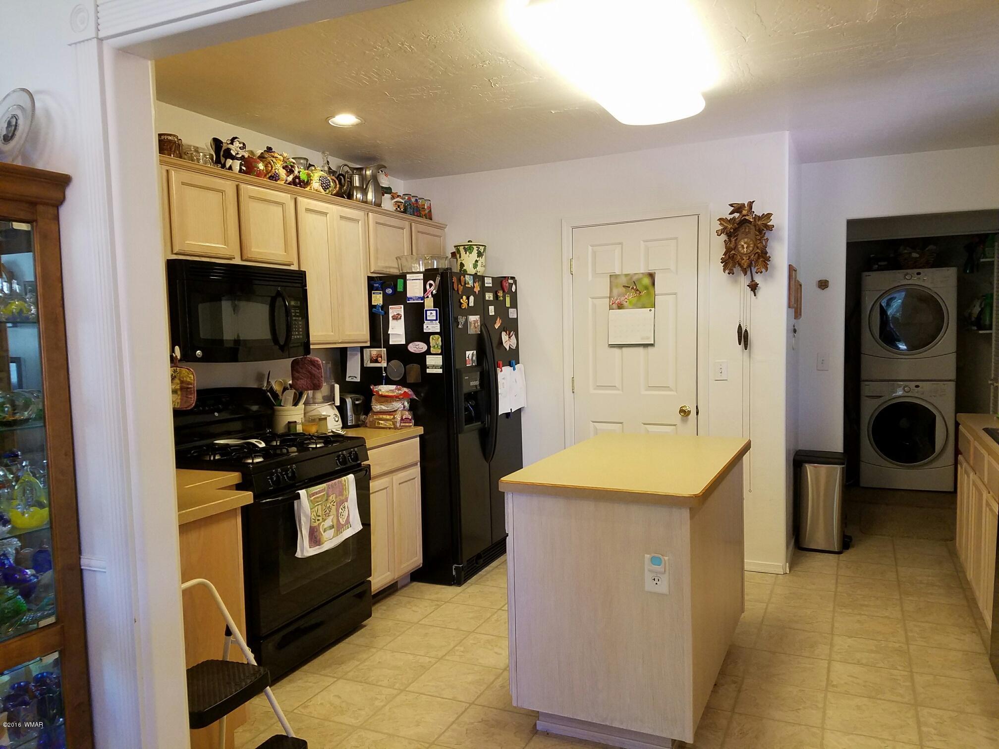 3941 West Thornton Road Show Low, AZ 85901 - Photo 2 of 20