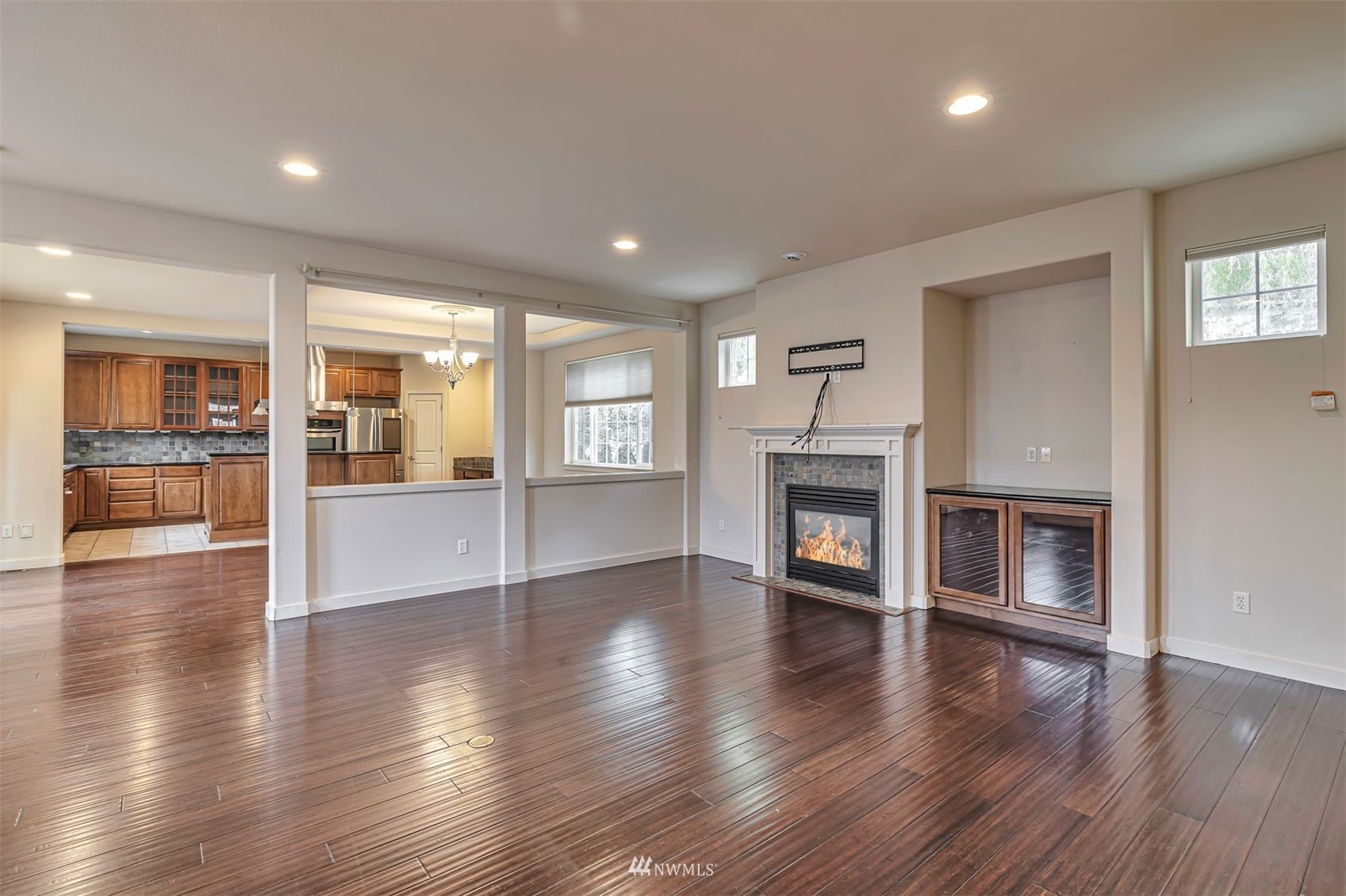 16440 Sylvester Road Southwest Burien, WA 98166 - Photo 2 of 25 Gallery Image 2