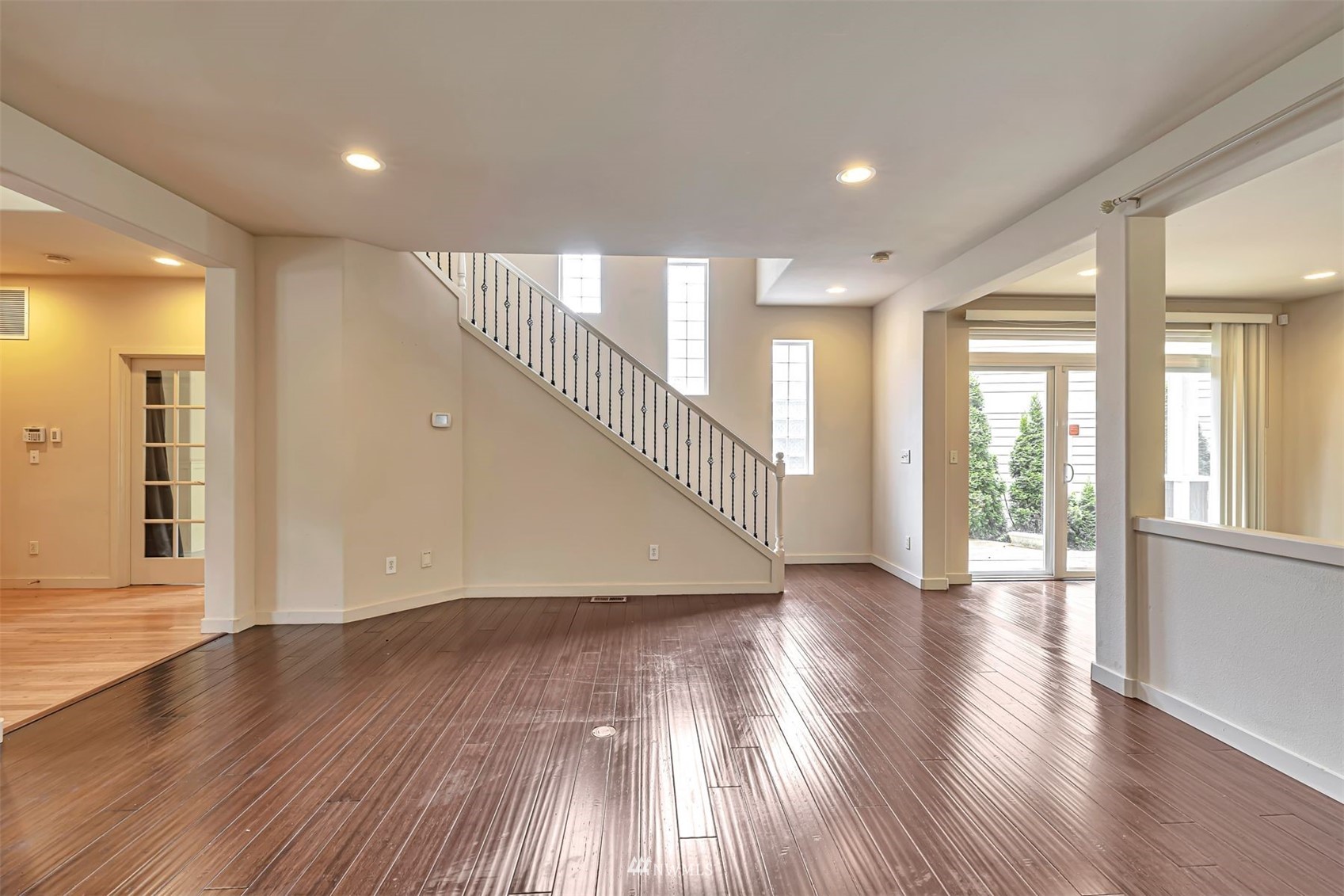16440 Sylvester Road Southwest Burien, WA 98166 - Photo 5 of 25 Gallery Image 5