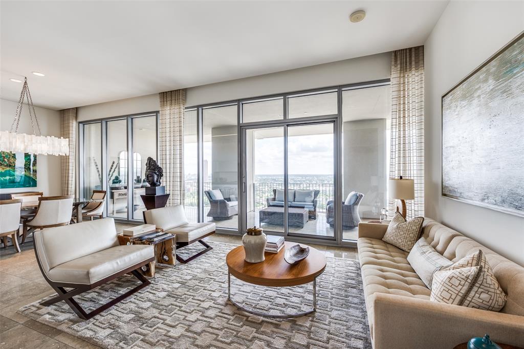 1717 Arts Plaza, Unit 1808 Dallas, TX 75201 - Photo 1 of 30 View of living area