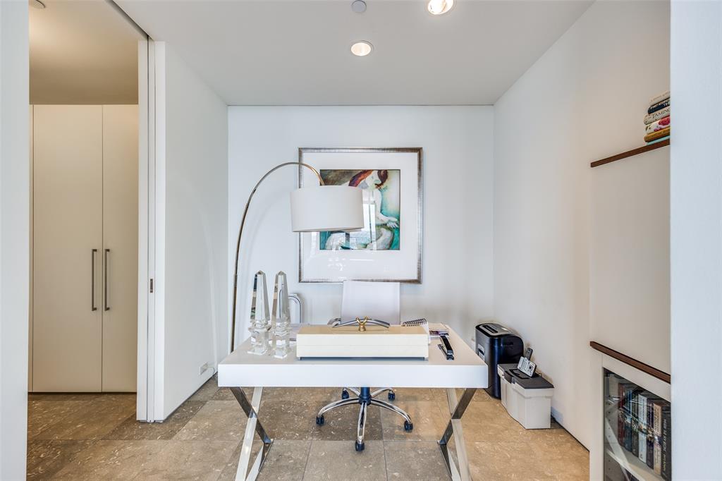 1717 Arts Plaza, Unit 1808 Dallas, TX 75201 - Photo 12 of 30 Home office with recessed lighting