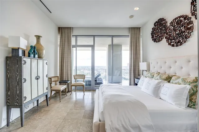 $829,000 | 1717 Arts Plaza, Unit 1808, Dallas, TX 75201