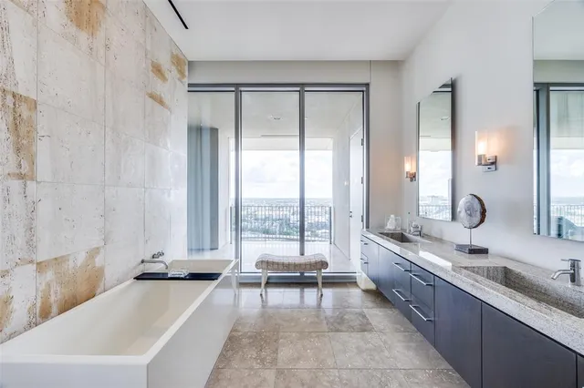 $829,000 | 1717 Arts Plaza, Unit 1808, Dallas, TX 75201