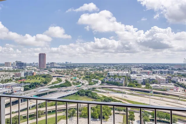 $829,000 | 1717 Arts Plaza, Unit 1808, Dallas, TX 75201