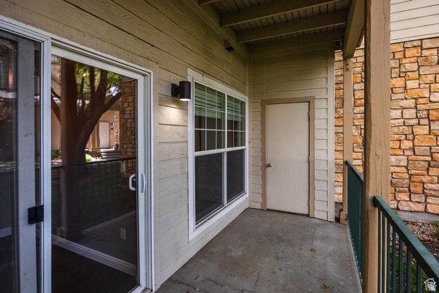 900 Bitner Road, Unit M 17 Park City, UT 84098 - Photo 8 of 29 View of balcony