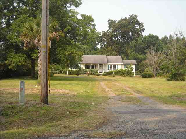 385 Thompson Road Hemingway, SC 29554 - Photo 3 of 15