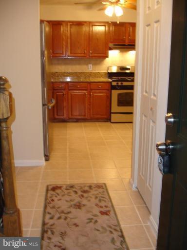6247 Meadowcroft Road Sykesville, MD 21784 - Photo 11 of 30 Entrance / Foyer