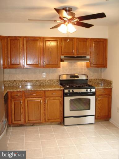 6247 Meadowcroft Road Sykesville, MD 21784 - Photo 7 of 30 Kitchen