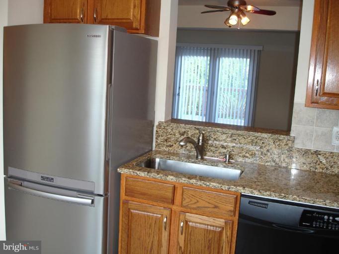 6247 Meadowcroft Road Sykesville, MD 21784 - Photo 9 of 30 Kitchen #3