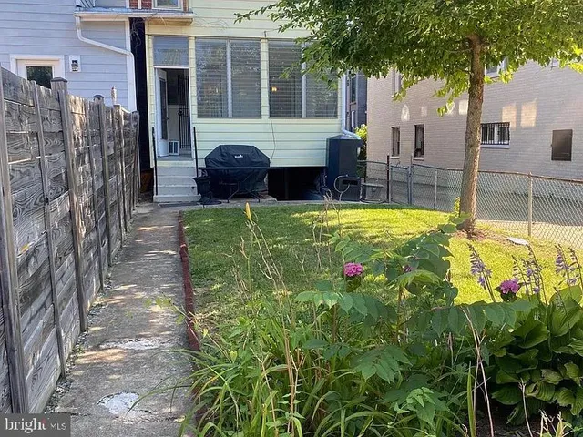 $3,000 | 1031 Girard Street Northeast, Washington, DC 20017