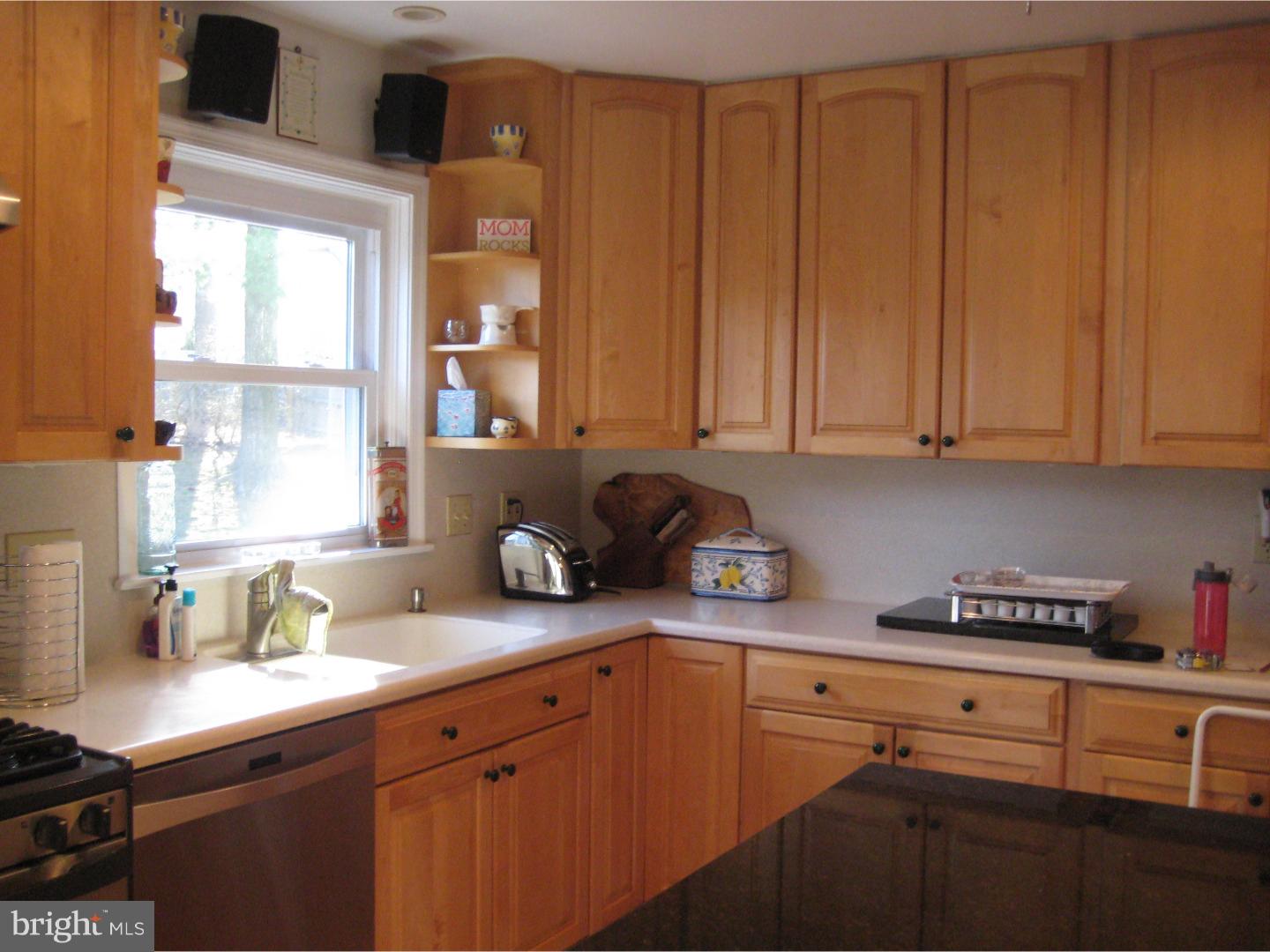 2724 North Kent Road Broomall, PA 19008 - Photo 12 of 25 Gallery Image 12