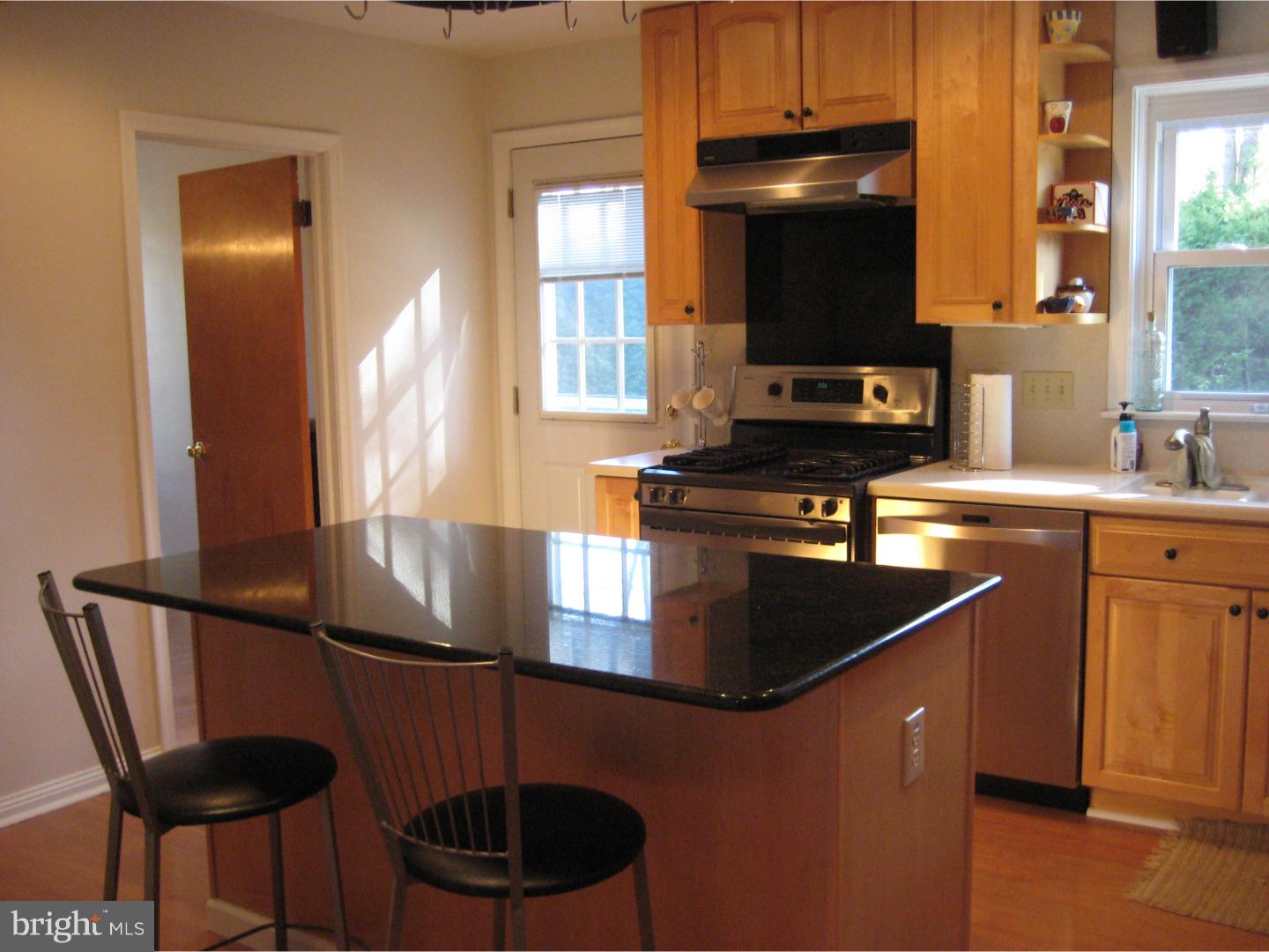 2724 North Kent Road Broomall, PA 19008 - Photo 9 of 25 Gallery Image 9