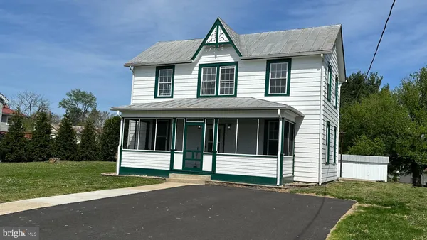 $359,000 | 206 2nd Street, Shenandoah, VA 22849