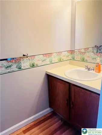 $2,200 | 17 Fort Lee Court, Easton, PA 18040