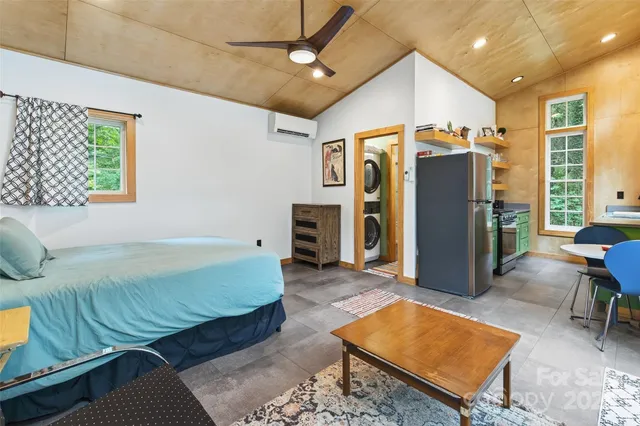 $734,450 | 450 Lakey Gap Road, Black Mountain, NC 28711