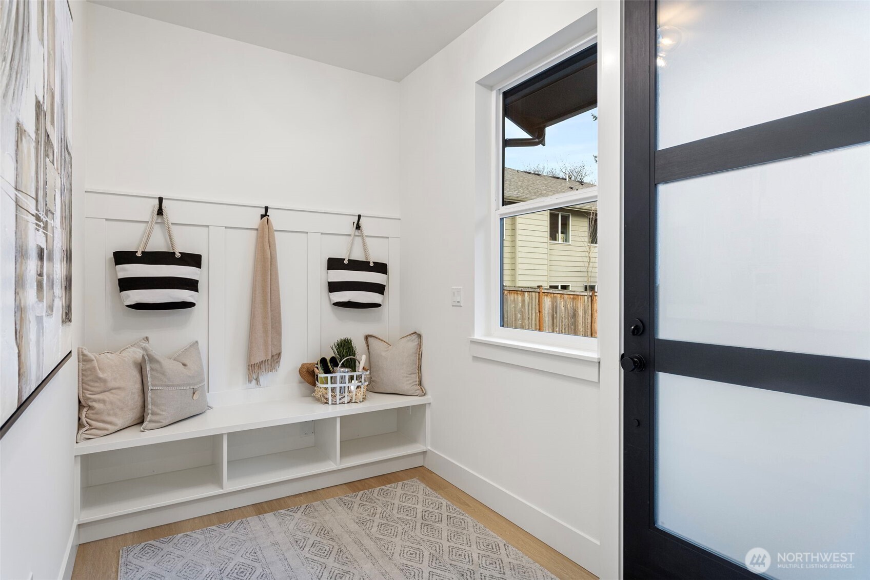 9513 132nd Avenue Northeast Kirkland, WA 98033 - Photo 2 of 27