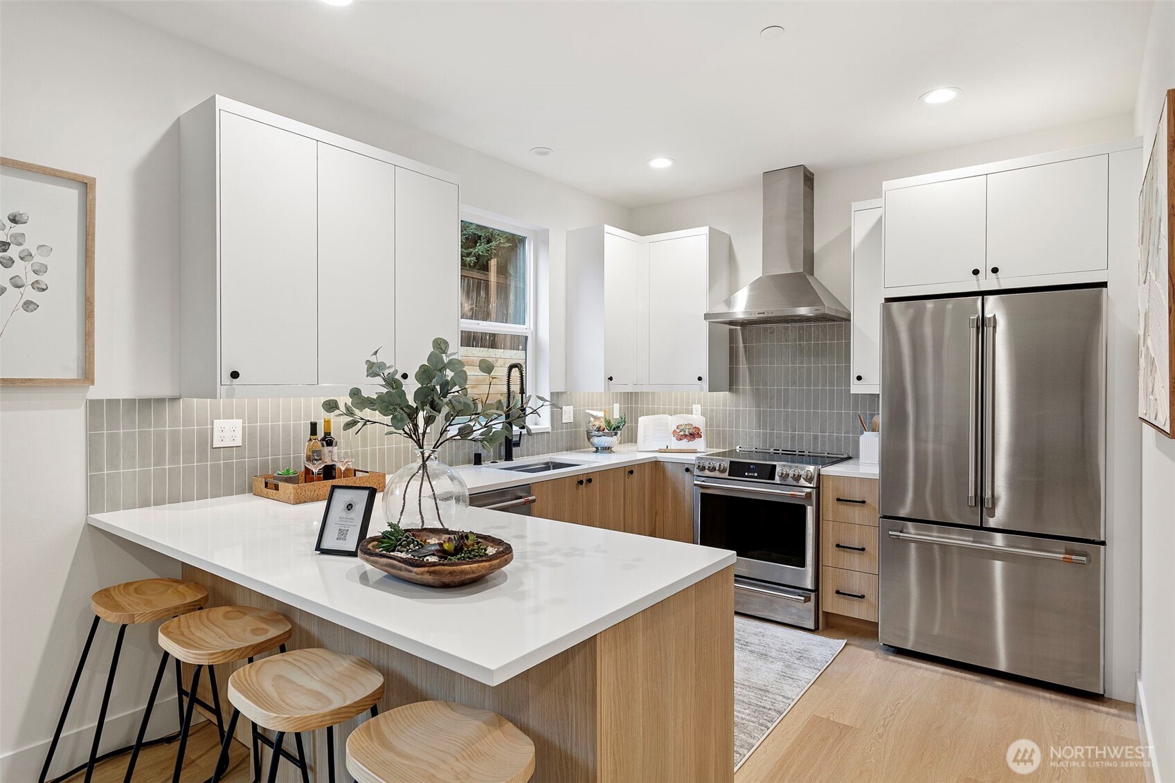 9513 132nd Avenue Northeast Kirkland, WA 98033 - Photo 4 of 27