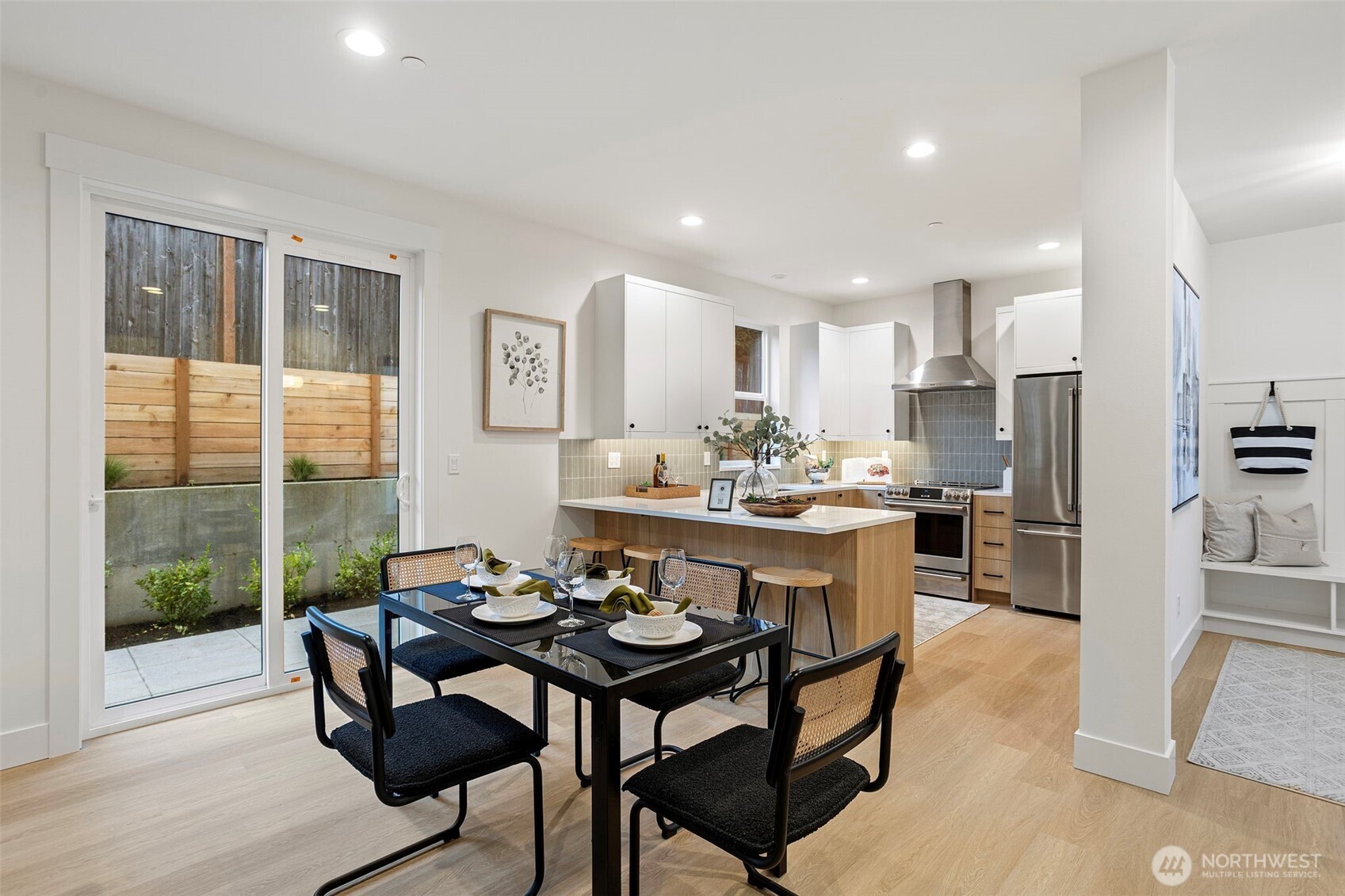 9513 132nd Avenue Northeast Kirkland, WA 98033 - Photo 10 of 27