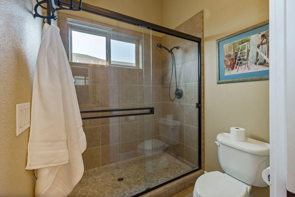 1315 Poppy Ridge Drive Eagle Point, OR 97524 - Photo 48 of 50 PR(60)