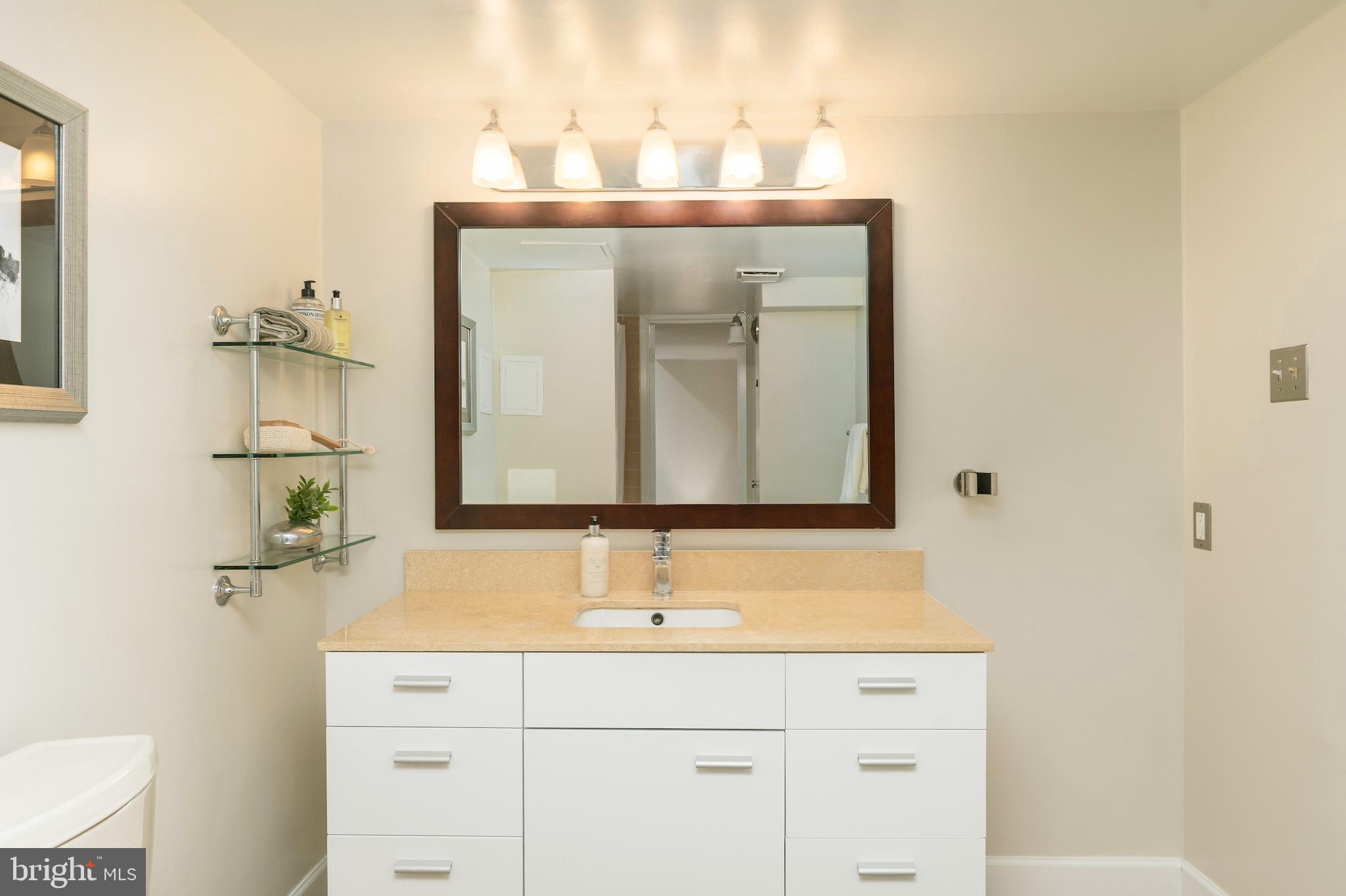 2123 California Street Northwest, Unit A2 Washington, DC 20008 - Photo 21 of 25 Bathroom