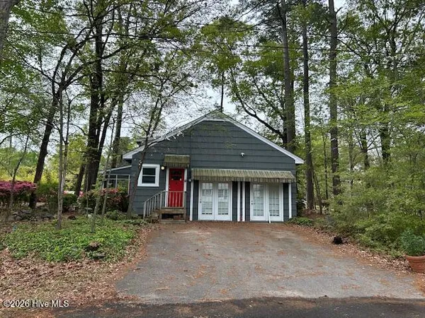 $348,000 | 1800 Forest Hill Drive, Greenville, NC 27858