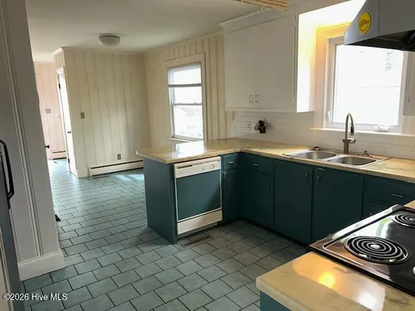$348,000 | 1800 Forest Hill Drive, Greenville, NC 27858