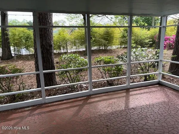 $348,000 | 1800 Forest Hill Drive, Greenville, NC 27858