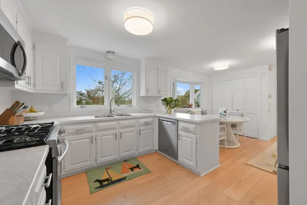 $1,349,000 | 7 Oxford Drive, Cotuit, MA 02635