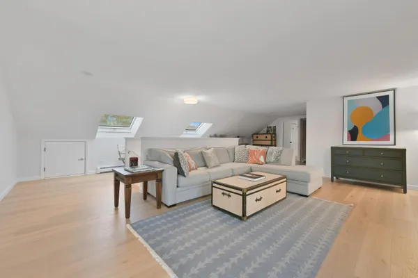 $1,349,000 | 7 Oxford Drive, Cotuit, MA 02635