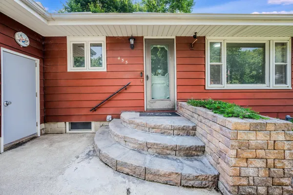 $189,900 | 453 17th Street, Windom, MN 56101