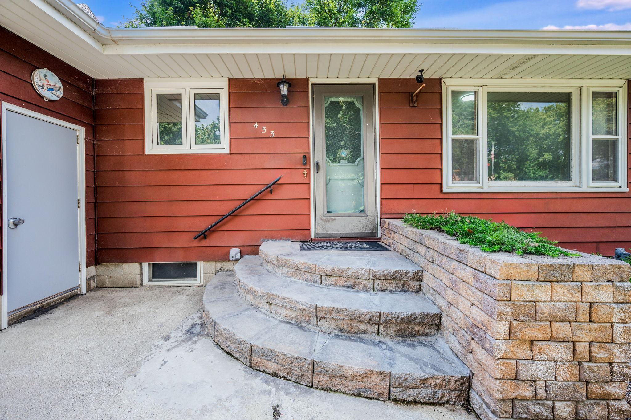 453 17th Street Windom, MN 56101 - Photo 3 of 35