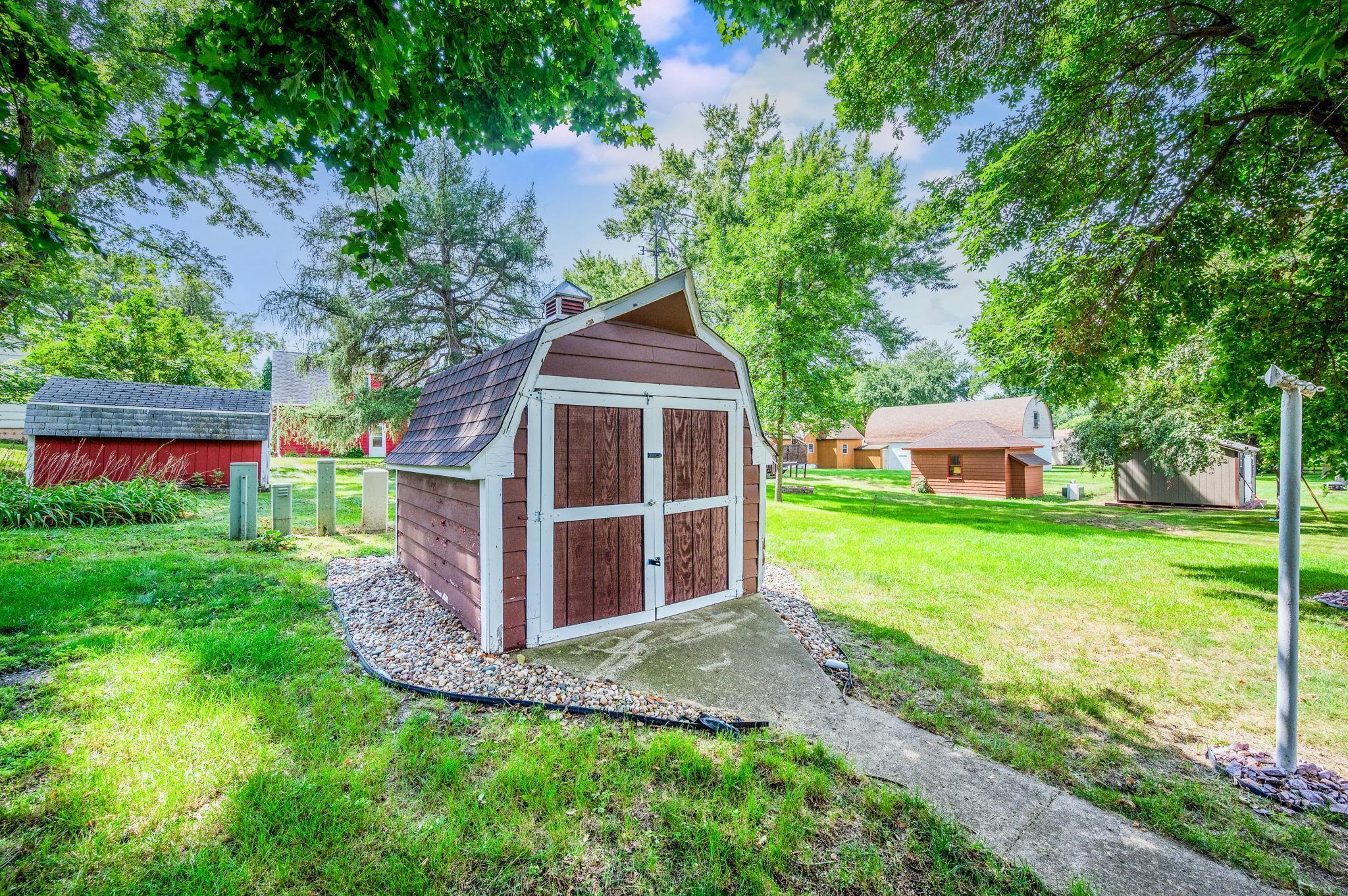 453 17th Street Windom, MN 56101 - Photo 32 of 35